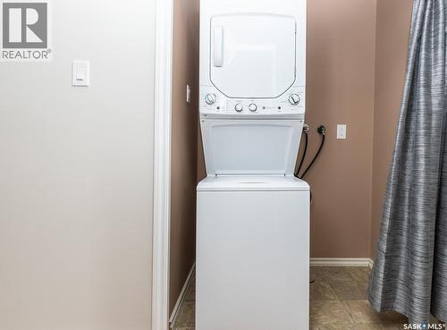 102D2 1121 Mckercher Drive, Saskatoon, SK - Indoor Photo Showing Laundry Room