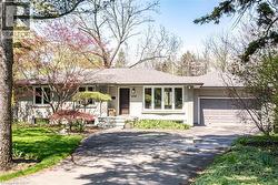 1239 BALDWIN Drive Oakville, ON L6J 2W4