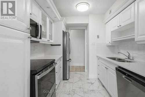 701 - 389 Dundas Street, London East (East K), ON - Indoor Photo Showing Kitchen With Stainless Steel Kitchen With Double Sink
