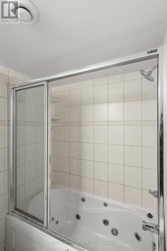 701 - 389 Dundas Street, London East (East K), ON - Indoor Photo Showing Bathroom
