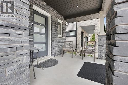 77 B Broadway Avenue, St. Catharines, ON - Outdoor