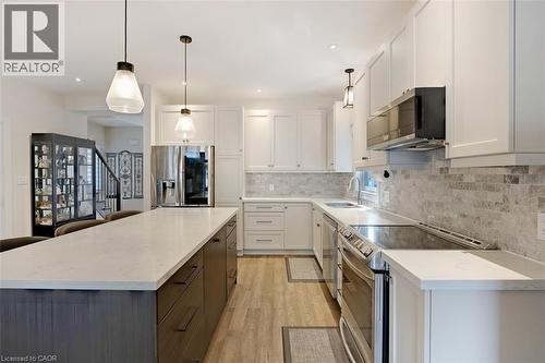 77 B Broadway Avenue, St. Catharines, ON - Indoor Photo Showing Kitchen With Upgraded Kitchen