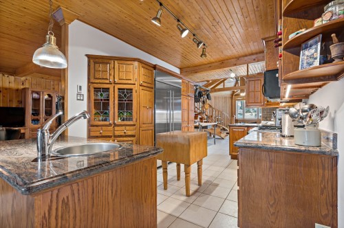 Cuisine - 92  - 94 Ch. Du Lac-Chaud, La Macaza, QC - Indoor Photo Showing Kitchen