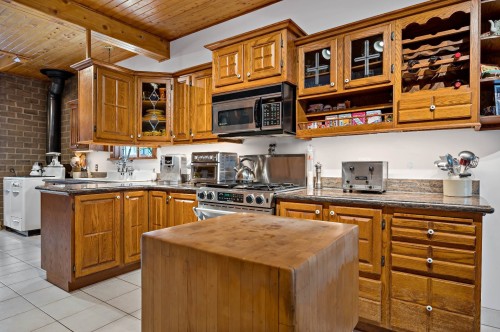 Cuisine - 92  - 94 Ch. Du Lac-Chaud, La Macaza, QC - Indoor Photo Showing Kitchen