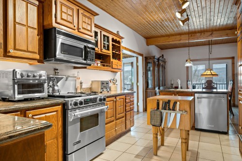 Cuisine - 92  - 94 Ch. Du Lac-Chaud, La Macaza, QC - Indoor Photo Showing Kitchen
