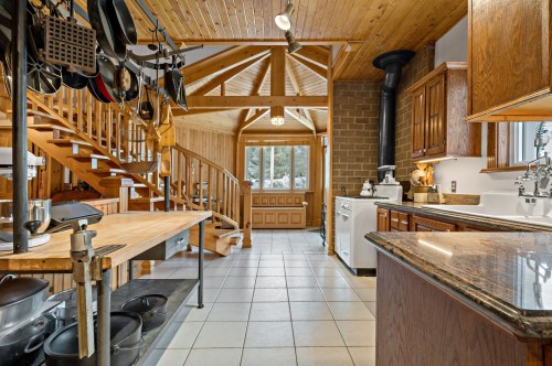 Cuisine - 92  - 94 Ch. Du Lac-Chaud, La Macaza, QC - Indoor Photo Showing Kitchen