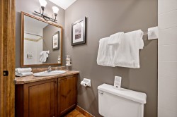 Salle de bains attenante à la CCP - 