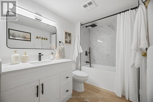 532 - 1450 Glen Abbey Gate, Oakville, ON - Indoor Photo Showing Bathroom