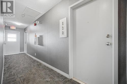 532 - 1450 Glen Abbey Gate, Oakville, ON - Indoor Photo Showing Other Room