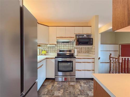 34 Clement Drive, Brandon, MB - Indoor Photo Showing Kitchen