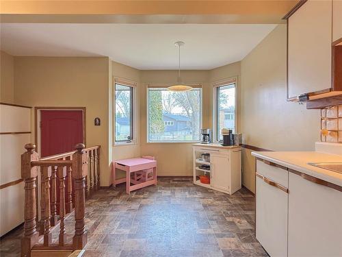 34 Clement Drive, Brandon, MB - Indoor Photo Showing Kitchen