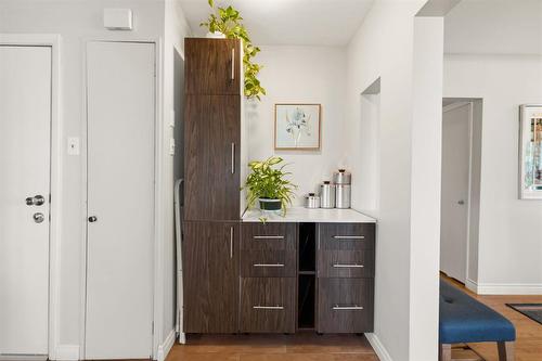 65 Hull Avenue, Winnipeg, MB - Indoor Photo Showing Other Room