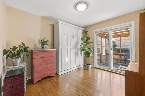 65 Hull Avenue, Winnipeg, MB - Indoor Photo Showing Other Room