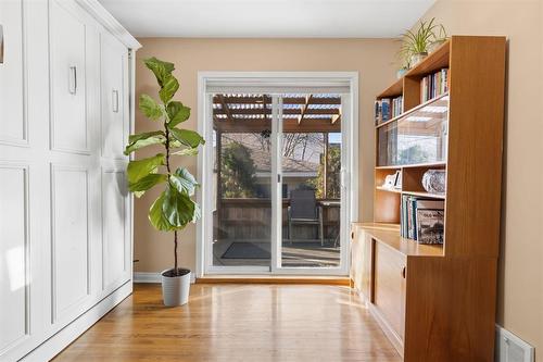 65 Hull Avenue, Winnipeg, MB - Indoor Photo Showing Other Room