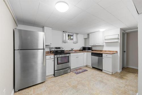 $$Income suite potential$$ - 65 Hull Avenue, Winnipeg, MB - Indoor Photo Showing Kitchen