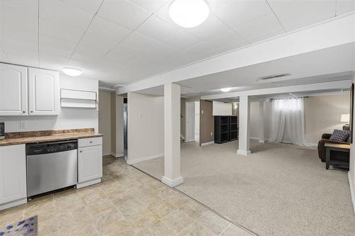 $$Income suite potential$$ - 65 Hull Avenue, Winnipeg, MB - Indoor Photo Showing Kitchen