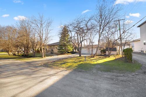 65 Hull Avenue, Winnipeg, MB - Outdoor