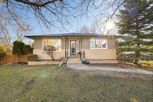65 Hull Avenue  Winnipeg, MB R2M 0Z4
