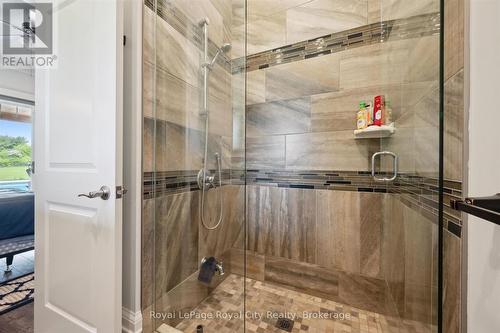8720 Sideroad 15 Side Road, Erin, ON - Indoor Photo Showing Bathroom