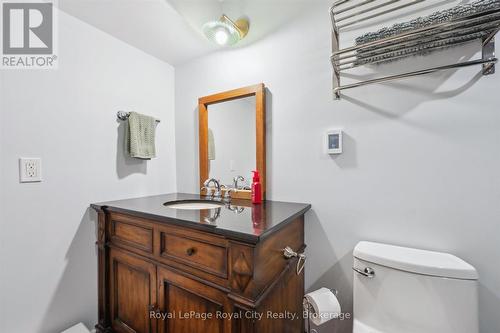 8720 Sideroad 15 Side Road, Erin, ON - Indoor Photo Showing Bathroom
