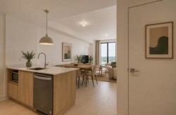 1120-200 Rue Marie-Charles-Le Moyne  Longueuil (Le Vieux-Longueuil), QC J4K 8C2