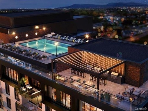 Pool - 1120-200 Rue Marie-Charles-Le Moyne, Longueuil (Le Vieux-Longueuil), QC - 