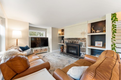 Living Room - 499 Ch. De Bondville, Lac-Brome, QC - Indoor Photo Showing Living Room With Fireplace