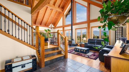 3681 8Th Street, Creston, BC - Indoor Photo Showing Other Room