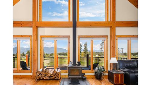 3681 8Th Street, Creston, BC - Indoor