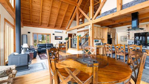3681 8Th Street, Creston, BC - Indoor Photo Showing Dining Room