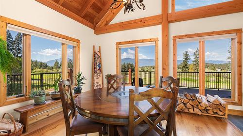 3681 8Th Street, Creston, BC - Indoor Photo Showing Dining Room
