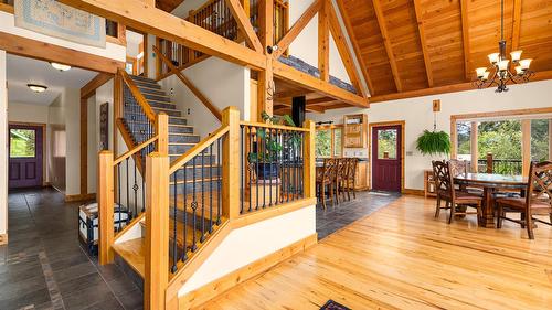 3681 8Th Street, Creston, BC - Indoor Photo Showing Other Room