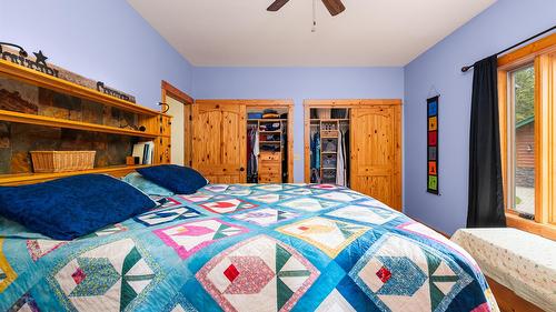 3681 8Th Street, Creston, BC - Indoor Photo Showing Bedroom