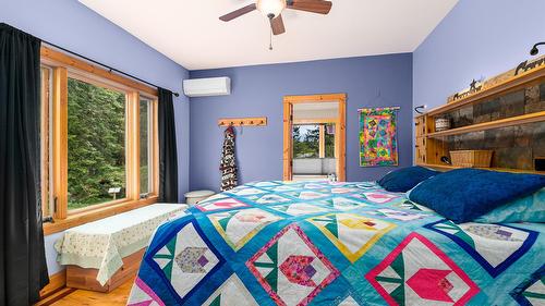 3681 8Th Street, Creston, BC - Indoor Photo Showing Bedroom