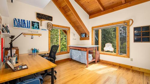 3681 8Th Street, Creston, BC - Indoor Photo Showing Office