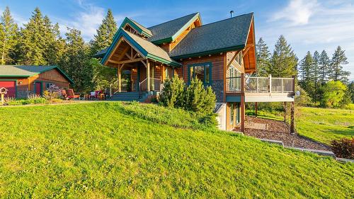 3681 8Th Street, Creston, BC - Outdoor