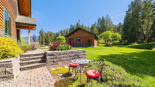 3681 8Th Street, Creston, BC - Outdoor