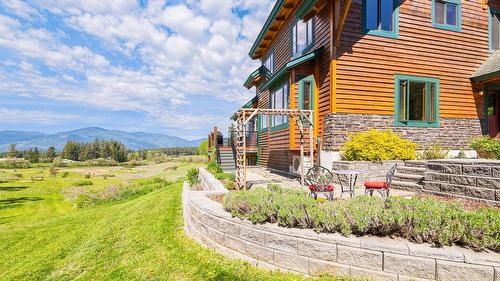 3681 8Th Street, Creston, BC - Outdoor