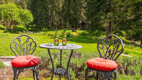 3681 8Th Street, Creston, BC - Outdoor