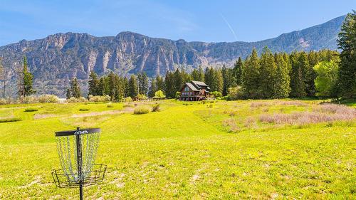 3681 8Th Street, Creston, BC - Outdoor With View