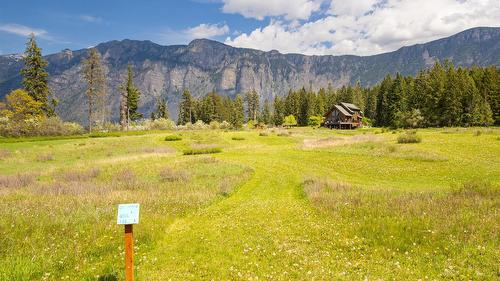 3681 8Th Street, Creston, BC - Outdoor With View