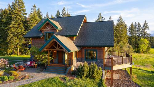 3681 8Th Street, Creston, BC - Outdoor