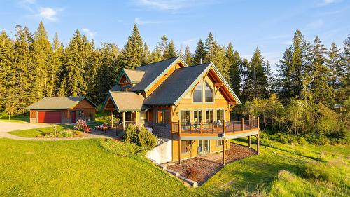 3681 8Th Street, Creston, BC - Outdoor
