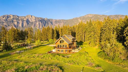 3681 8Th Street, Creston, BC - Outdoor With View