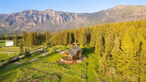 3681 8Th Street, Creston, BC - Outdoor With View