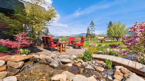 3681 8Th Street, Creston, BC - Outdoor