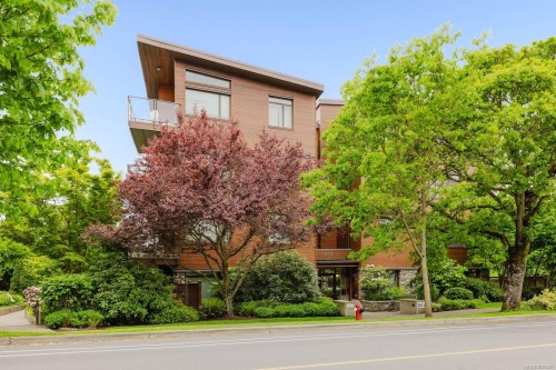 203-3614 Richmond Rd  Saanich, BC V8P 4R5