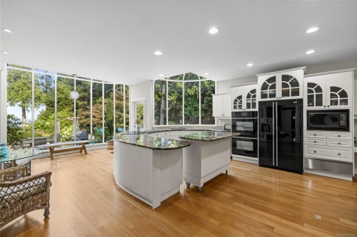 1895 Widgeon Rd, Qualicum Beach, BC 