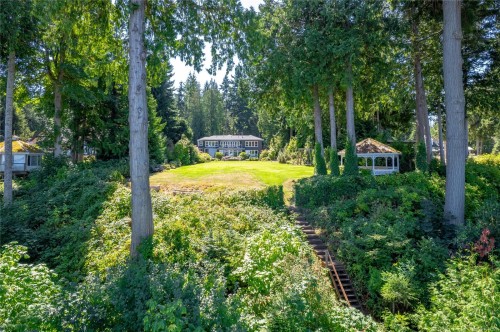 1895 Widgeon Rd, Qualicum Beach, BC 