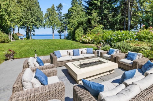 1895 Widgeon Rd, Qualicum Beach, BC 